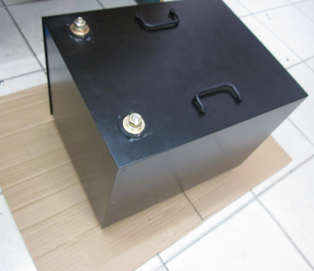 LFP-25.6V-100Ah_Cleaning-Machine